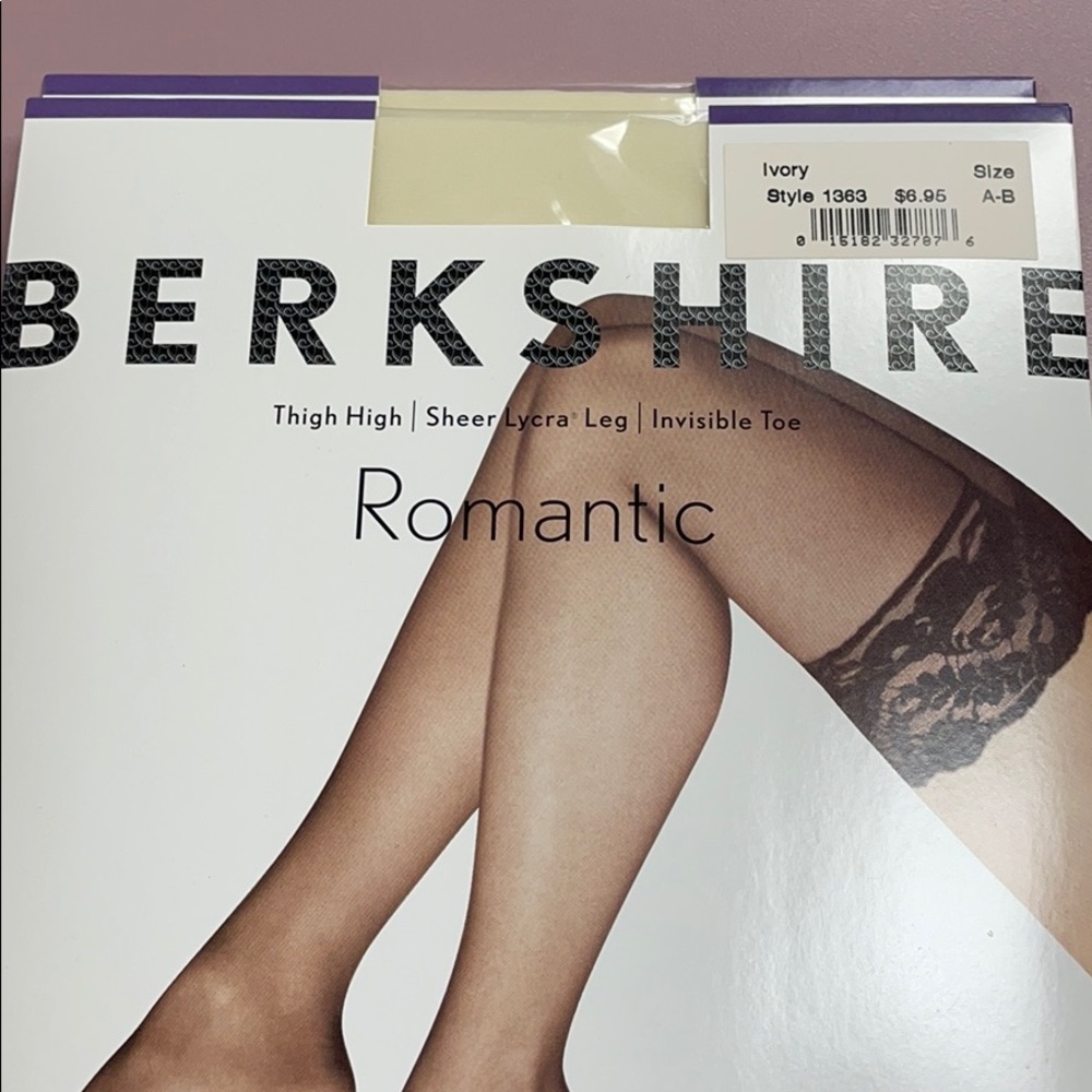 (4 Pairs) NEW Berkshire Romantic Lace Thigh High Stockings Hosiery 1363 Ivory